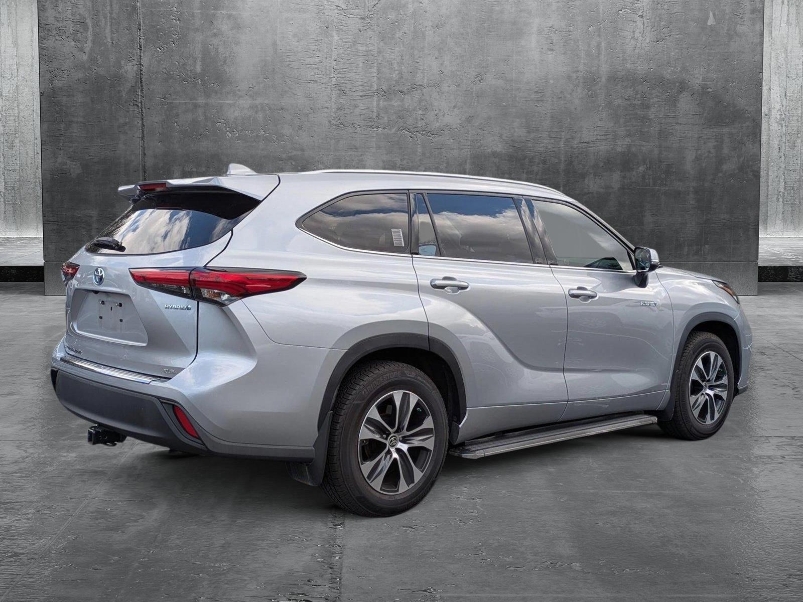 2020 Toyota Highlander Vehicle Photo in Clearwater, FL 33761