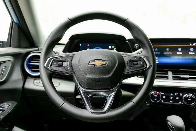 2025 Chevrolet Trax Vehicle Photo in EVERETT, WA 98203-5662