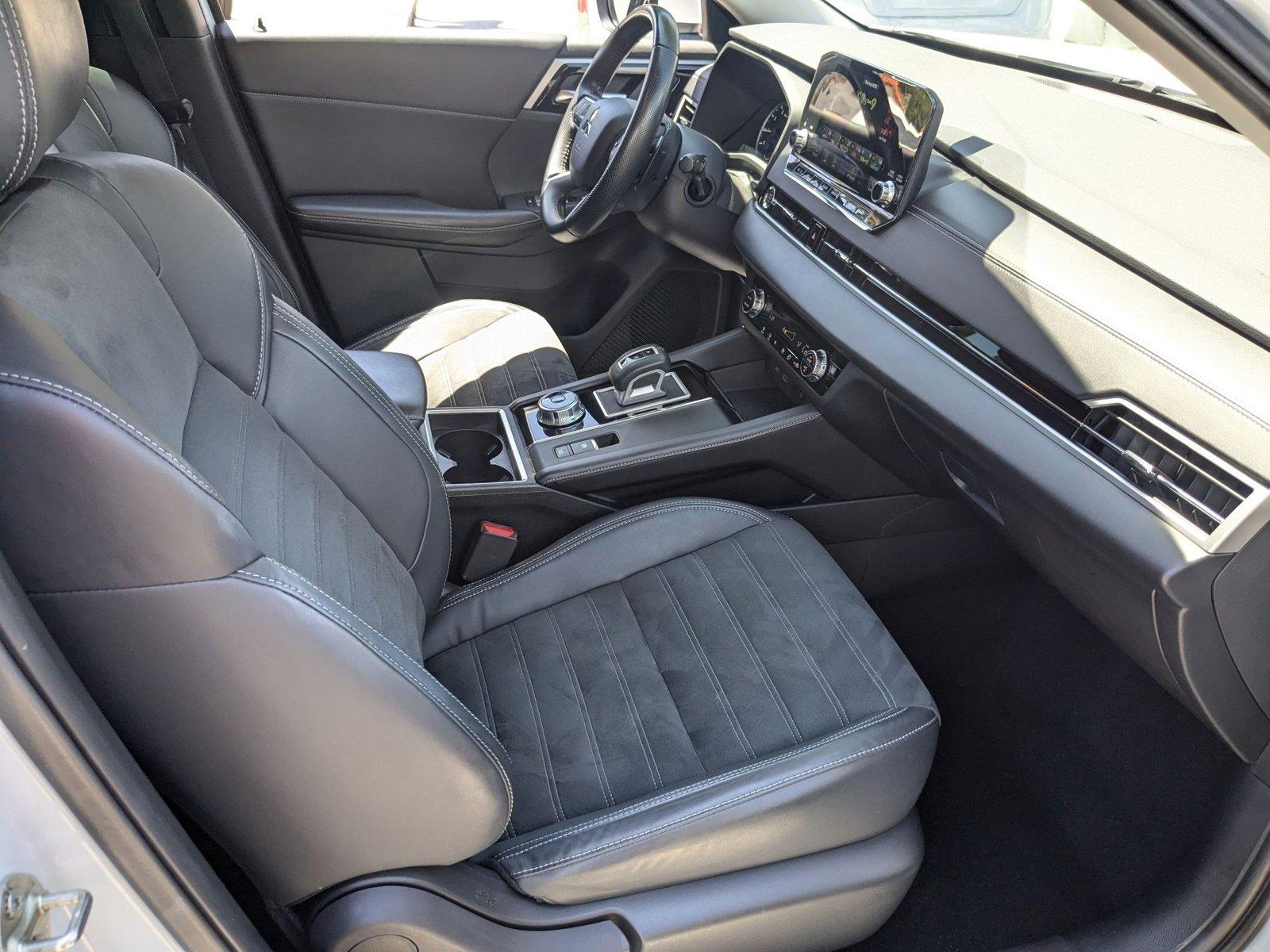 2022 Mitsubishi Outlander Vehicle Photo in Miami, FL 33135