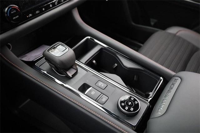 2025 Nissan Pathfinder Vehicle Photo in Hazelwood, MO 63042