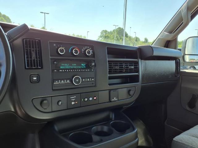 2020 Chevrolet Express Cutaway 3500 Vehicle Photo in EMPORIA, VA 23847-1235