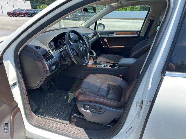 2011 Volkswagen Touareg Vehicle Photo in Willow Grove, PA 19090
