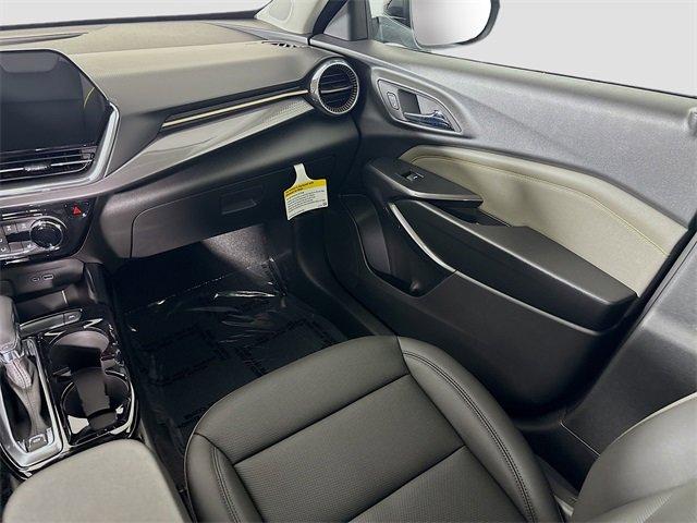 2025 Chevrolet Trax Vehicle Photo in PUYALLUP, WA 98371-4149