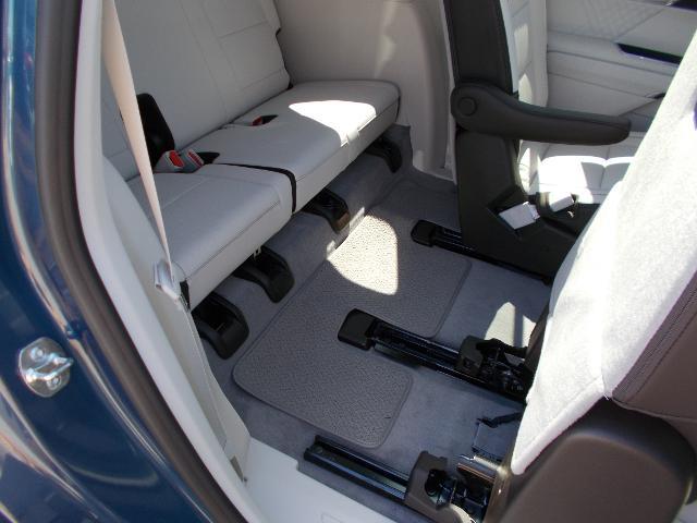 2026 GMC Acadia Vehicle Photo in LOWELL, MA 01852-4336
