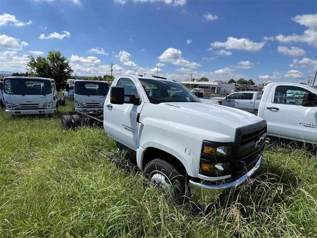 2023 Chevrolet Silverado 5500 HD Vehicle Photo in ALCOA, TN 37701-3235