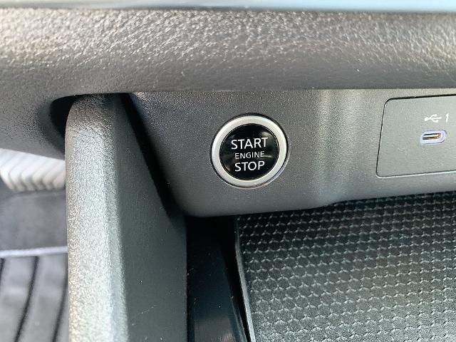 2021 Nissan Rogue Vehicle Photo in MOON TOWNSHIP, PA 15108-2571