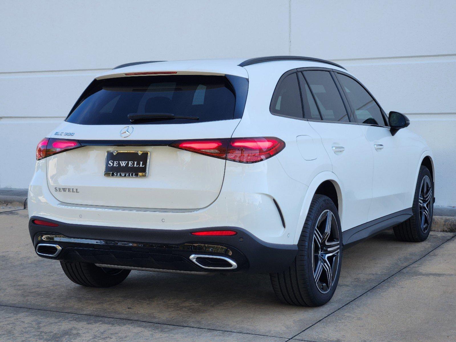 2025 Mercedes-Benz GLC Vehicle Photo in HOUSTON, TX 77079