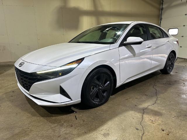 Used 2022 Hyundai Elantra SEL with VIN 5NPLS4AG0NH060171 for sale in Muncie, IN