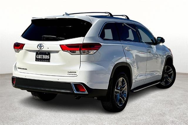 2017 Toyota Highlander Vehicle Photo in Grapevine, TX 76051