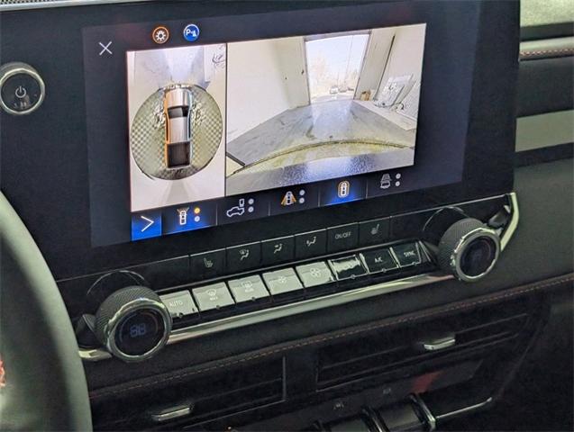 2024 Chevrolet Colorado Vehicle Photo in ENGLEWOOD, CO 80113-6708