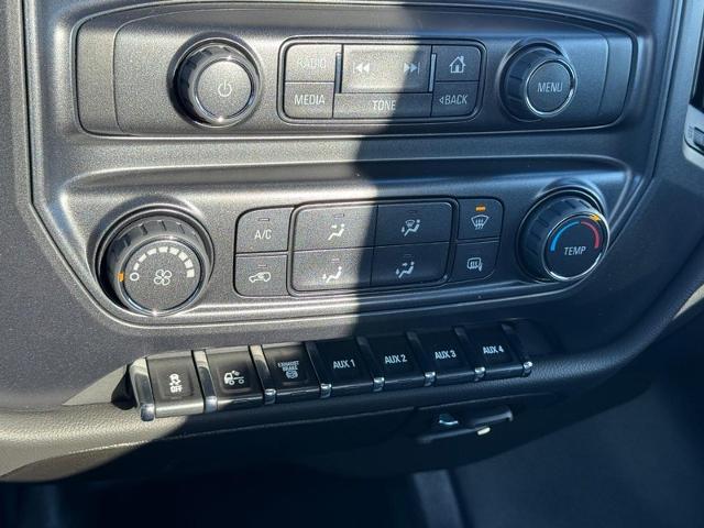 2024 Chevrolet Silverado 5500 HD Vehicle Photo in COLUMBIA, MO 65203-3903