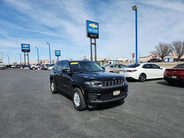 2024 Jeep Grand Cherokee Vehicle Photo in HAYS, KS 67601-1994