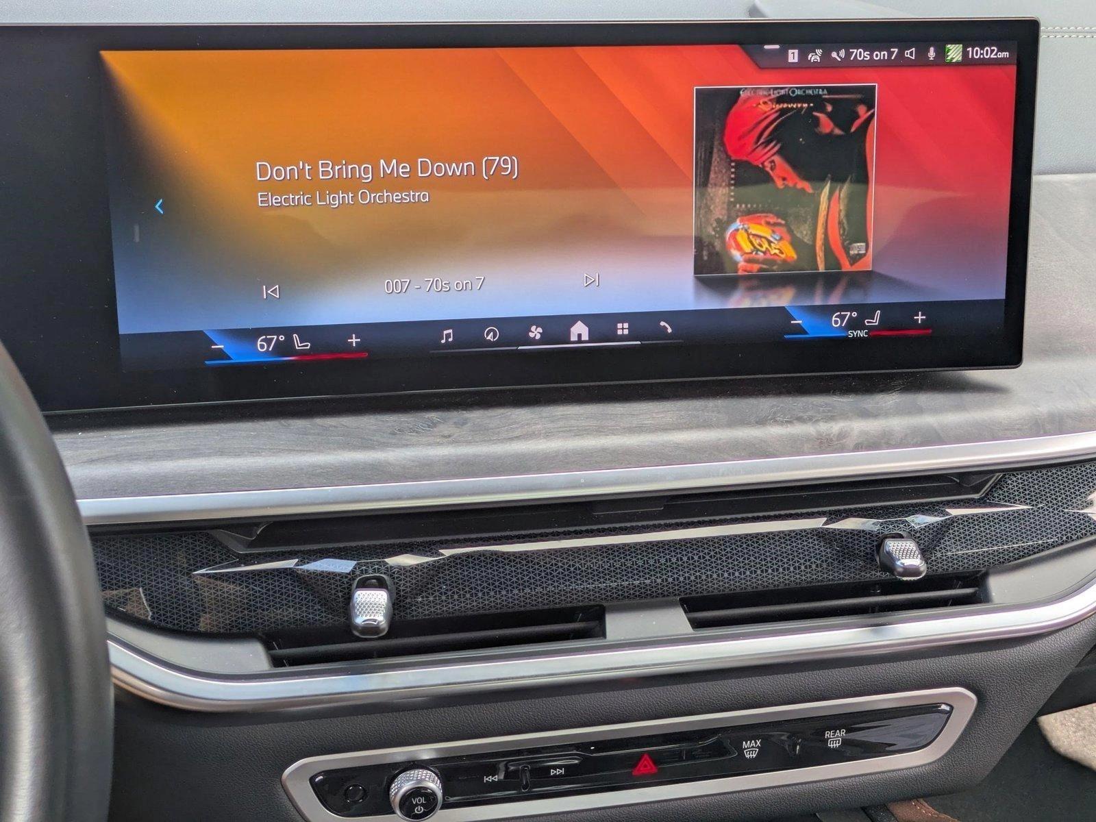 2024 BMW X6 xDrive40i Vehicle Photo in Sarasota, FL 34231