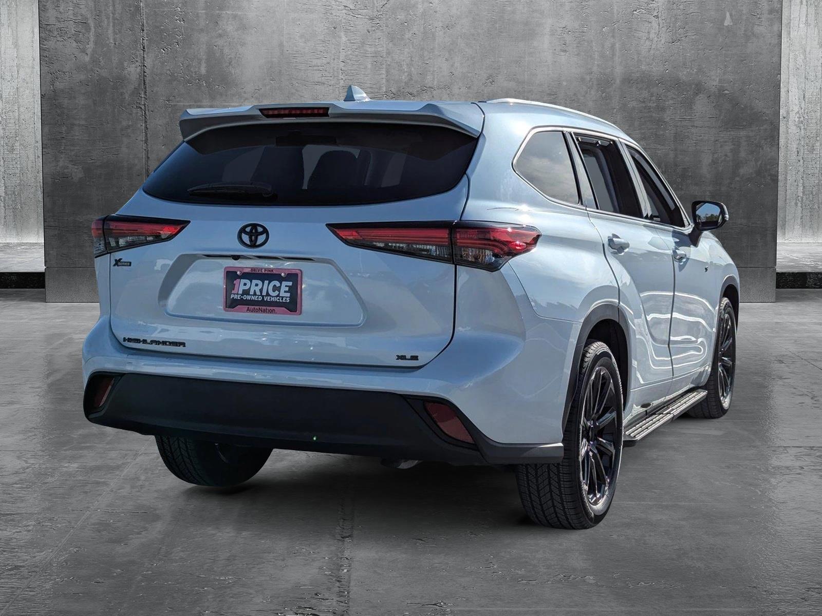 2022 Toyota Highlander Vehicle Photo in Ft. Myers, FL 33907