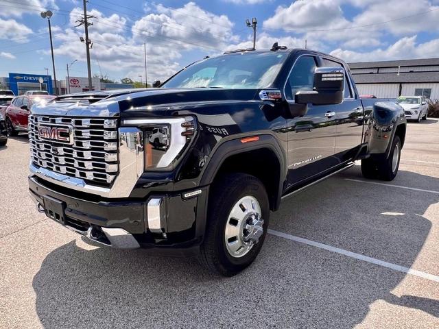 2024 GMC Sierra 3500 HD Vehicle Photo in EFFINGHAM, IL 62401-2832