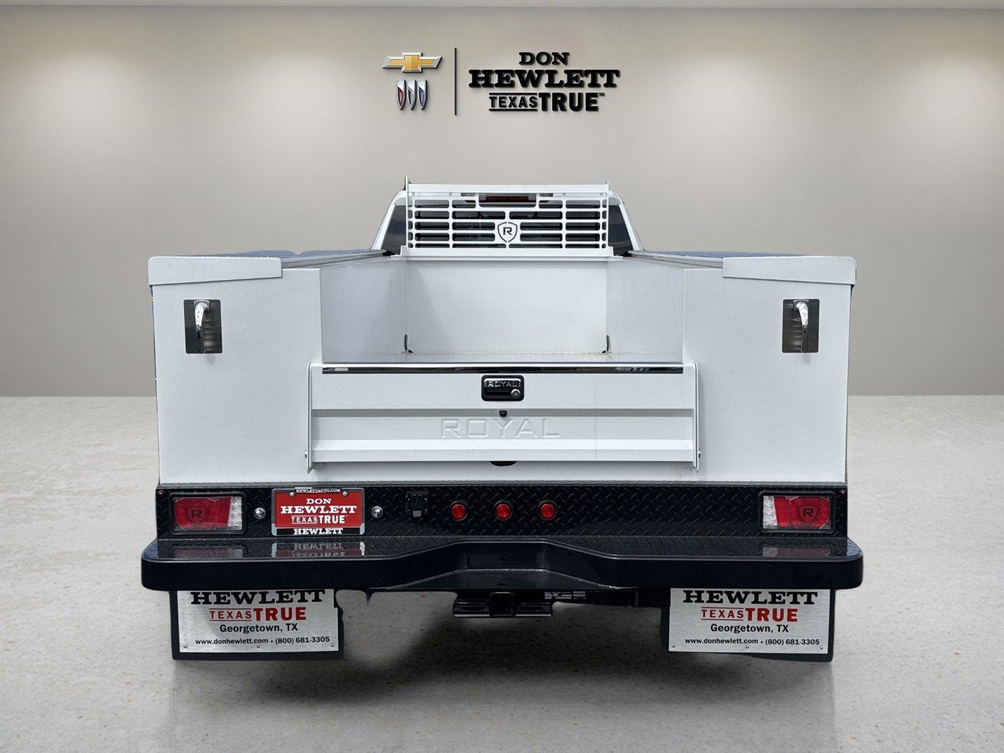2025 Chevrolet Silverado 3500 HD Chassis Cab Vehicle Photo in GEORGETOWN, TX 78626-7508