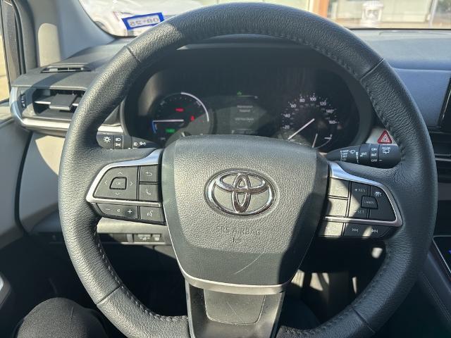 2023 Toyota Sienna Vehicle Photo in Grapevine, TX 76051