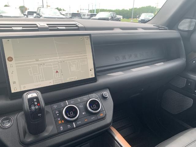2023 Defender Vehicle Photo in GREEN BAY, WI 54304-5303