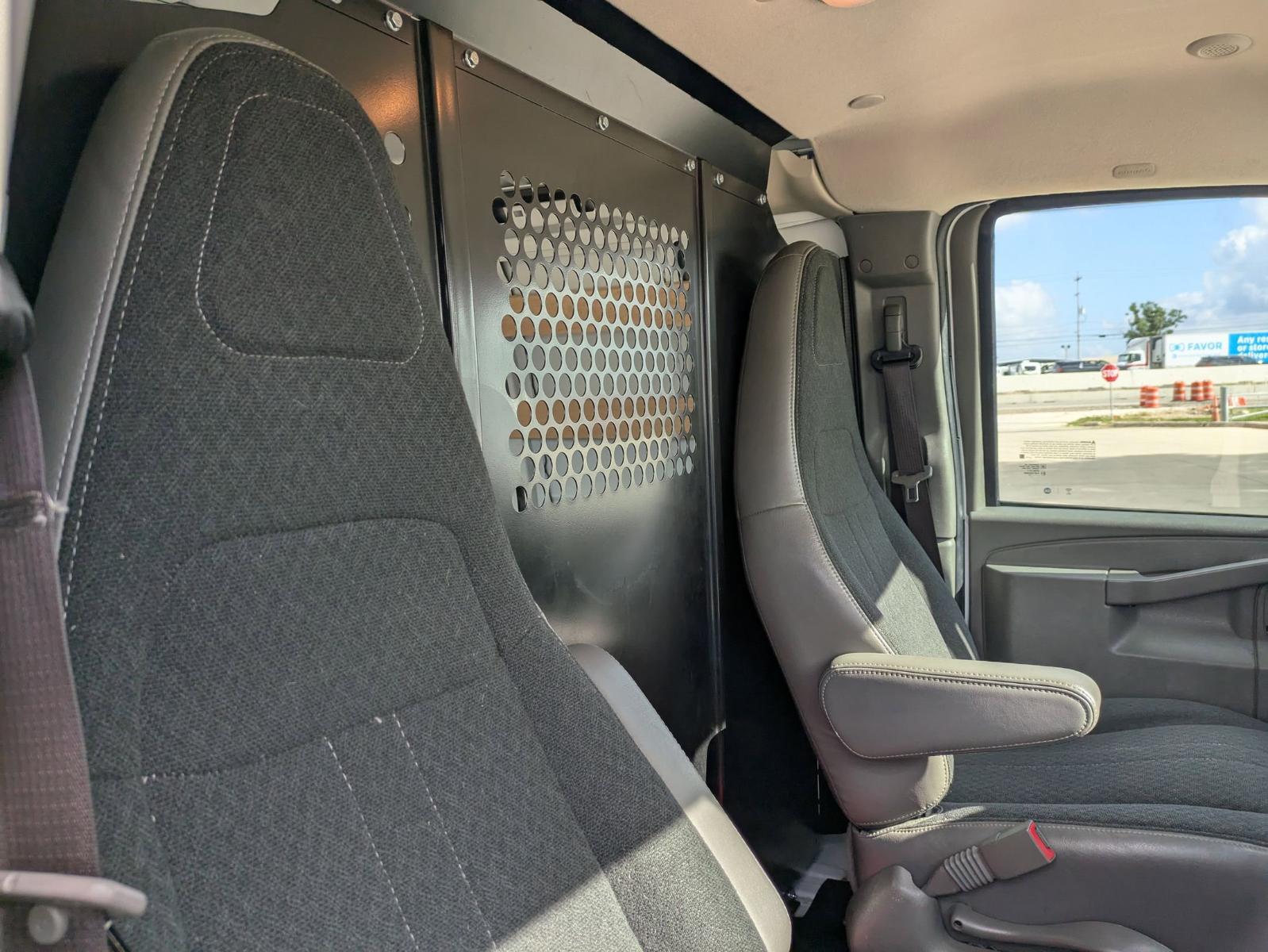 2023 Chevrolet Express Cargo 2500 Vehicle Photo in SELMA, TX 78154-1460