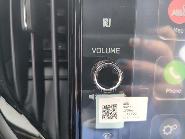 2025 Subaru Ascent Vehicle Photo in Green Bay, WI 54304