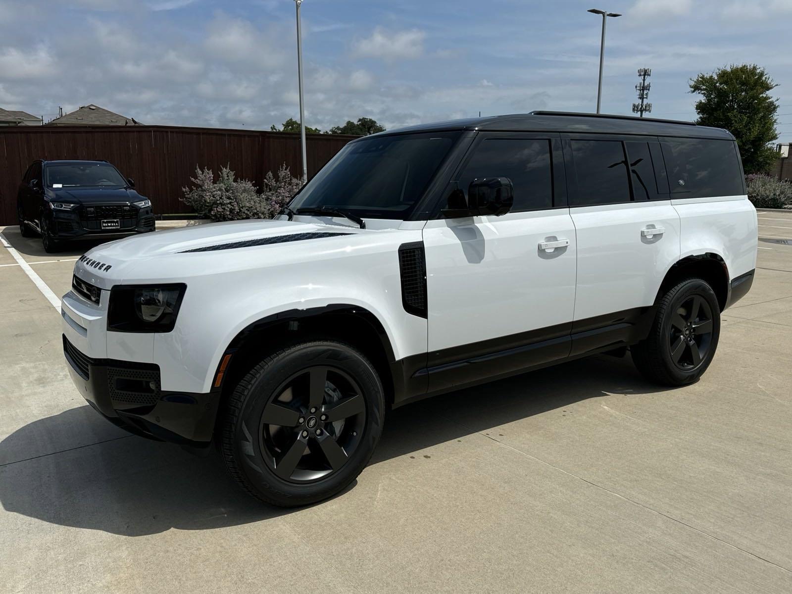 2024 Defender Vehicle Photo in AUSTIN, TX 78717