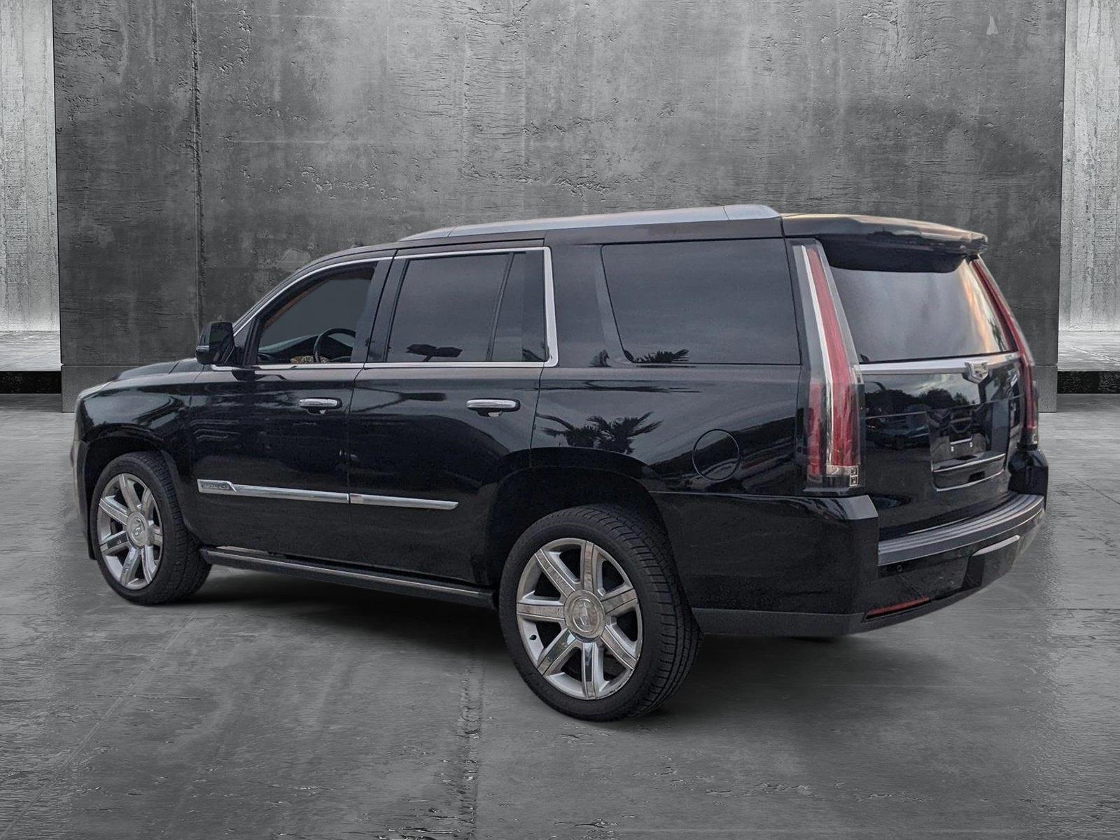 2015 Cadillac Escalade Vehicle Photo in PEMBROKE PINES, FL 33024-6534