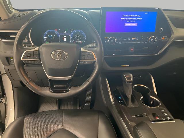 2023 Toyota Highlander Vehicle Photo in Oshkosh, WI 54904