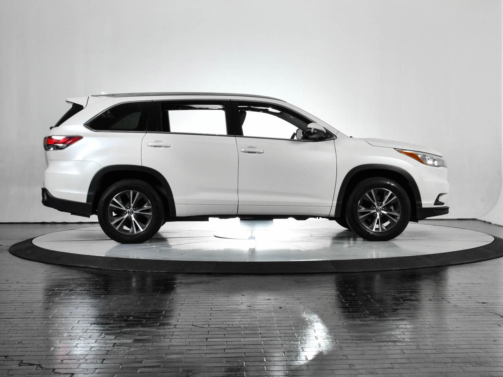 2016 Toyota Highlander Vehicle Photo in DALLAS, TX 75235