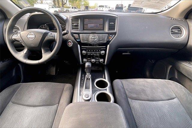 2015 Nissan Pathfinder Vehicle Photo in INDEPENDENCE, MO 64055-1314