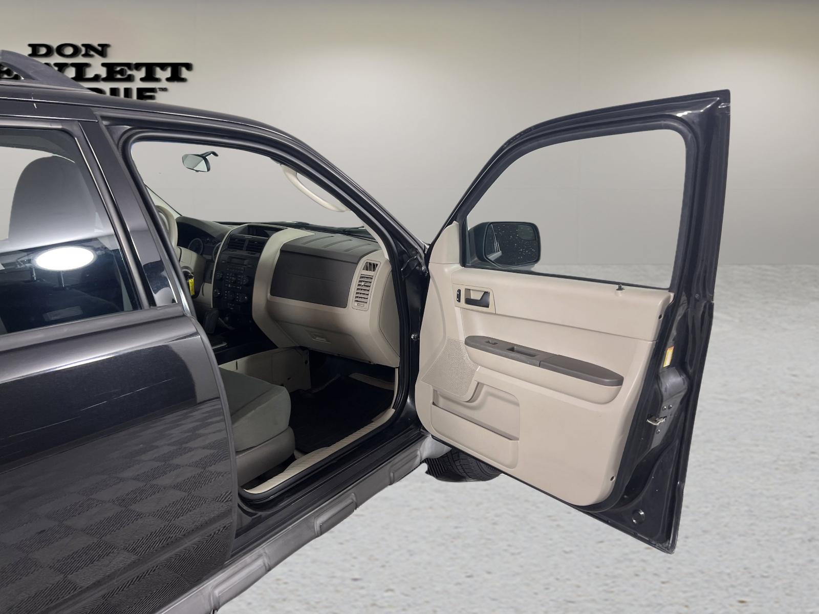 2011 Ford Escape Vehicle Photo in GEORGETOWN, TX 78626-7508