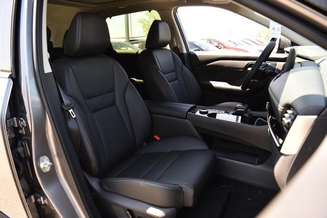 2025 Nissan Rogue Vehicle Photo in Ballwin, MO 63011