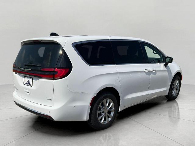2025 Chrysler Pacifica Vehicle Photo in Kaukauna, WI 54130