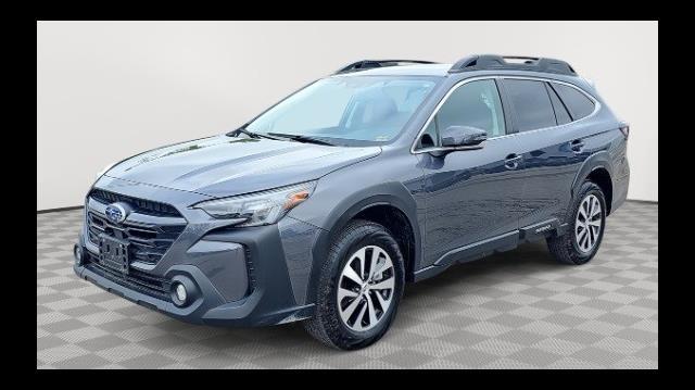 2024 Subaru Outback Vehicle Photo in Green Bay, WI 54304