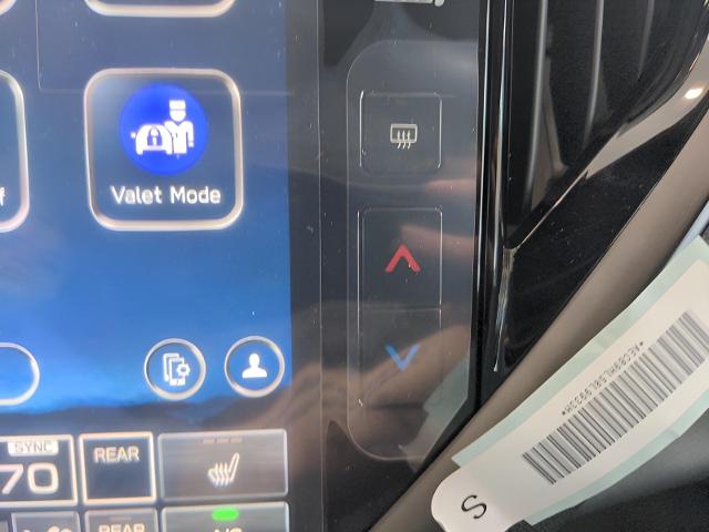 2025 Subaru Ascent Vehicle Photo in Green Bay, WI 54304