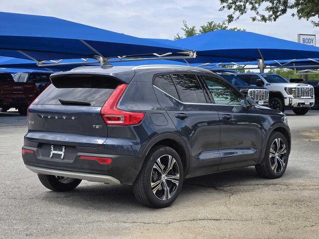 2022 Volvo XC40 Vehicle Photo in DENTON, TX 76210-9321