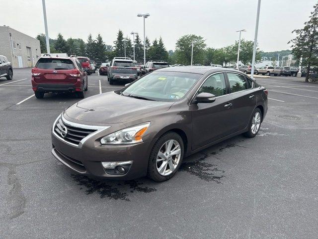 Used 2014 Nissan Altima SV with VIN 1N4AL3AP2EC410996 for sale in Harrisburg, PA