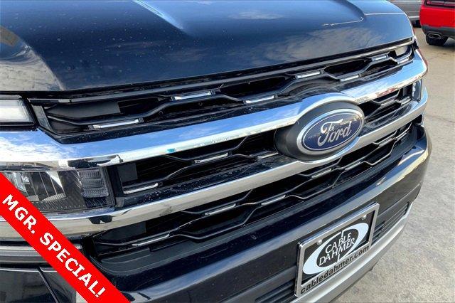 2022 Ford Expedition Vehicle Photo in TOPEKA, KS 66609-0000