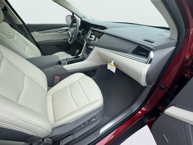 2025 Cadillac XT5 Vehicle Photo in LEOMINSTER, MA 01453-2952