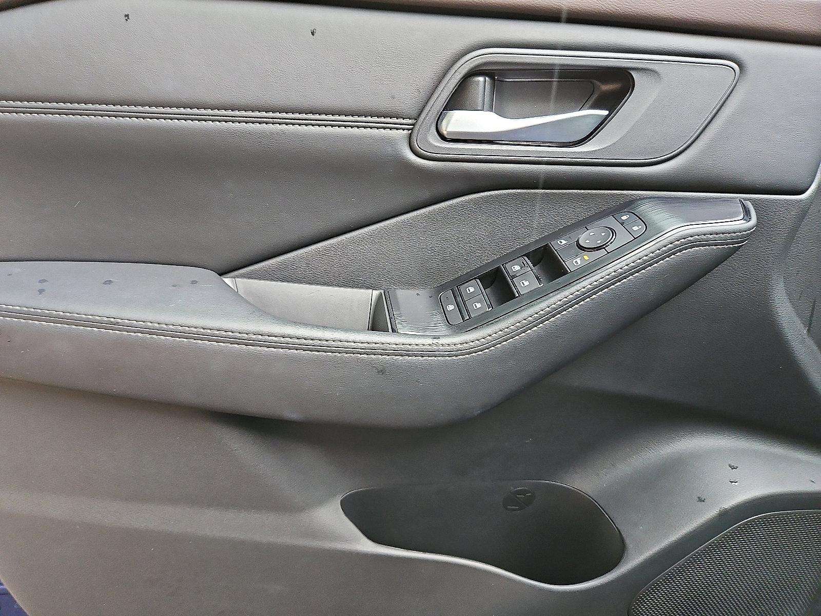 2023 Nissan Rogue Vehicle Photo in Jenkintown, PA 19046