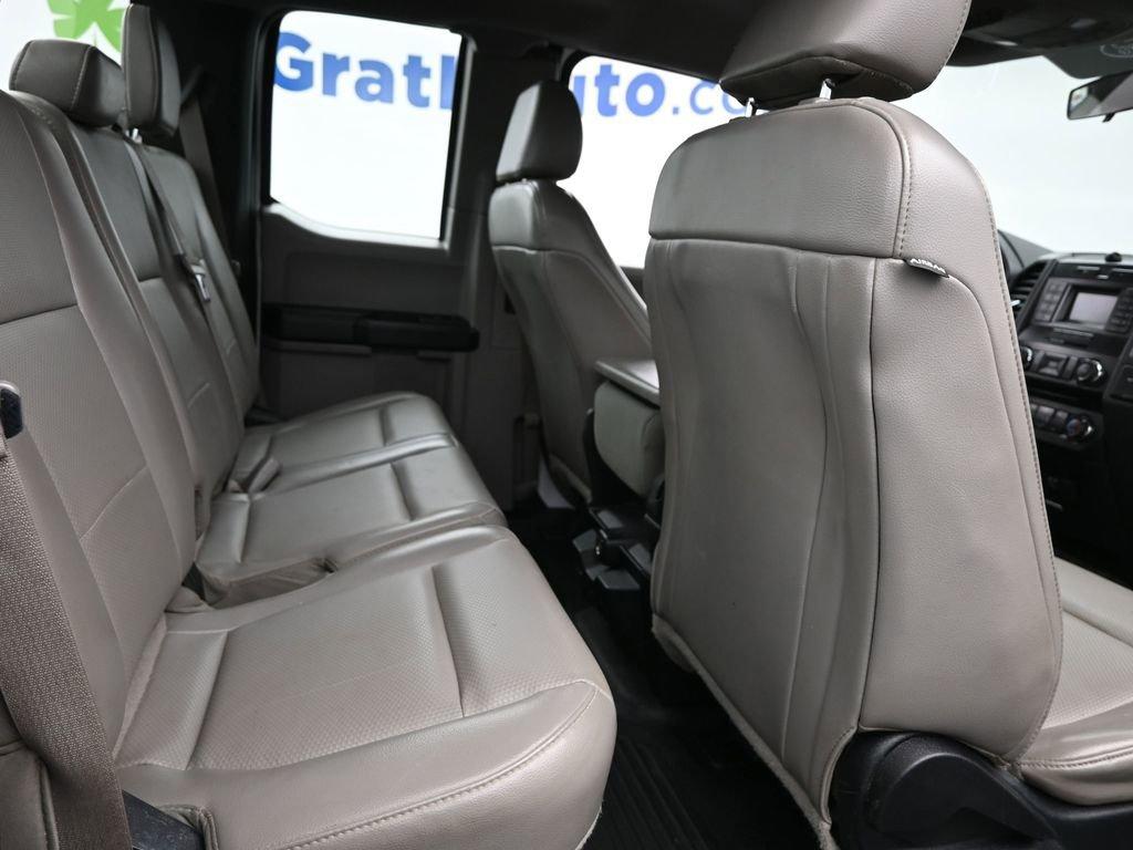2017 Ford Super Duty F-250 SRW Vehicle Photo in Cedar Rapids, IA 52402