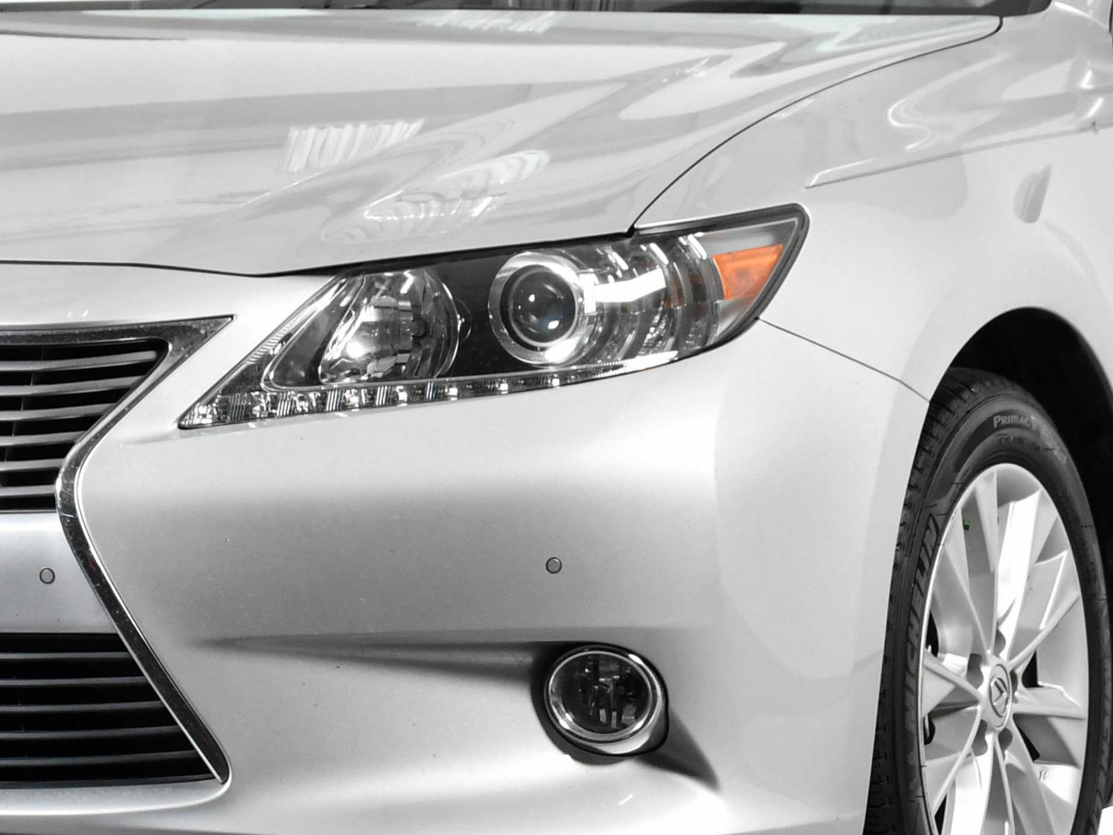 2013 Lexus ES 300h Vehicle Photo in DALLAS, TX 75235