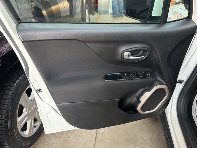 2016 Jeep Renegade Vehicle Photo in MEDINA, OH 44256-9631