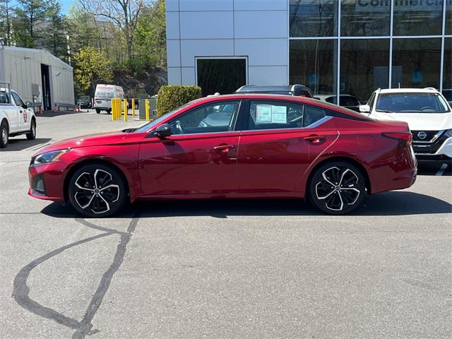 Used 2023 Nissan Altima SR with VIN 1N4BL4CV4PN354167 for sale in Shelton, CT