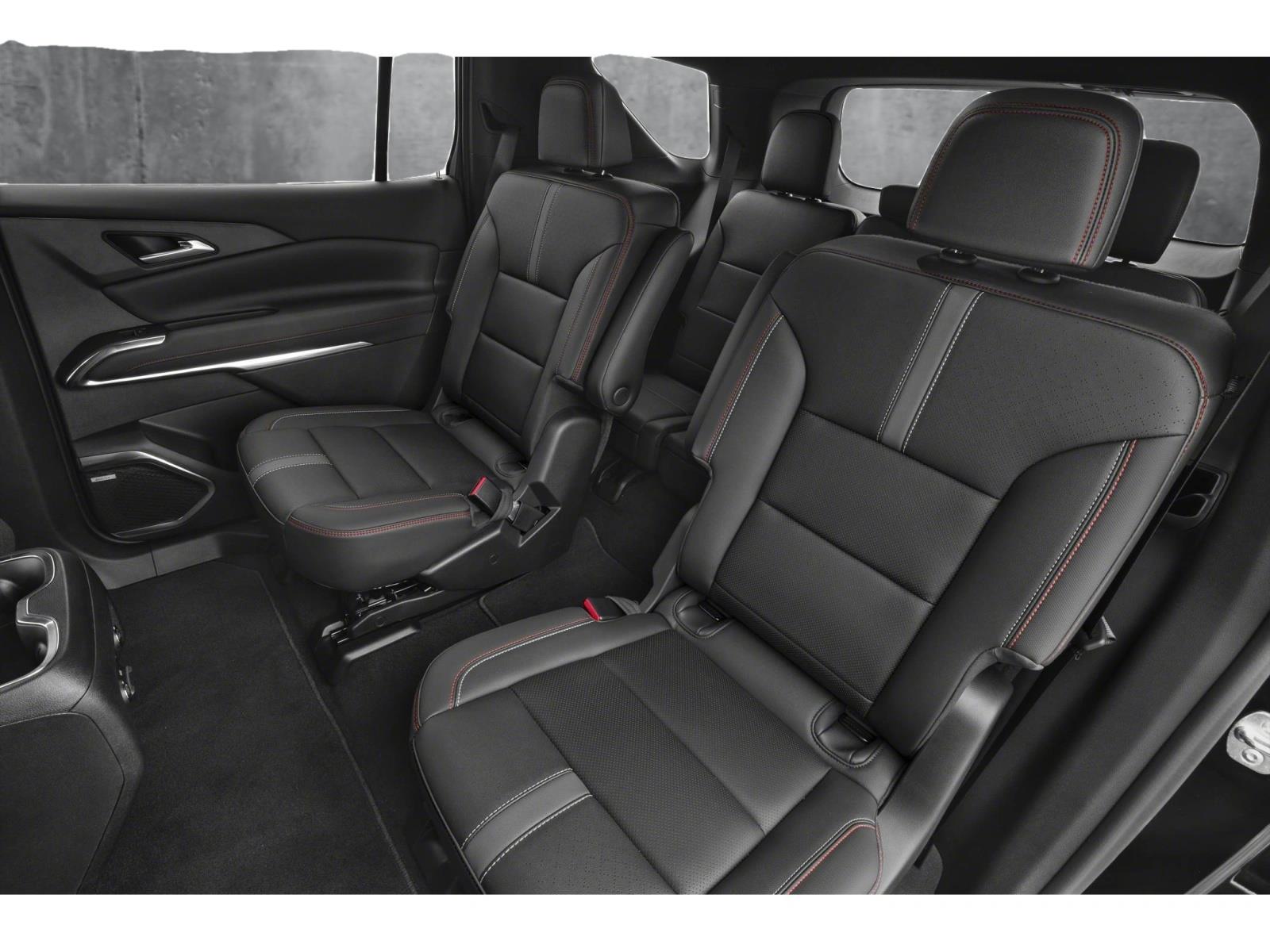 2025 Chevrolet Traverse Vehicle Photo in VALENCIA, CA 91355-1705