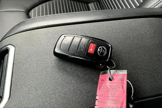 2024 Toyota Highlander Vehicle Photo in San Antonio, TX 78230