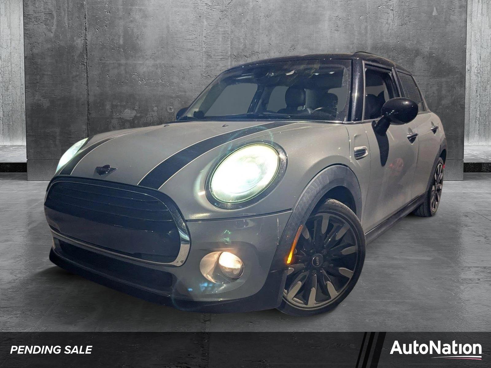 2016 MINI Cooper Hardtop 4 Door Vehicle Photo in MIAMI, FL 33134-2699