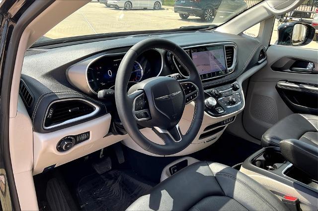 2024 Chrysler Pacifica Vehicle Photo in Grapevine, TX 76051