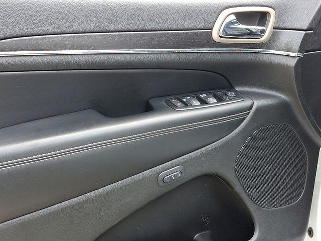 2015 Jeep Grand Cherokee Vehicle Photo in WATERTOWN, CT 06795-3318