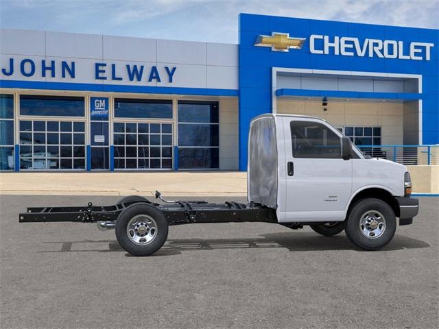 2025 Chevrolet Express Commercial Cutaway Vehicle Photo in ENGLEWOOD, CO 80113-6708