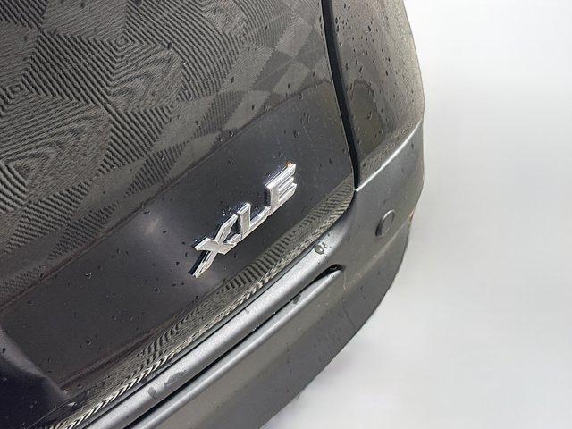 2025 Toyota Sienna Vehicle Photo in Flemington, NJ 08822